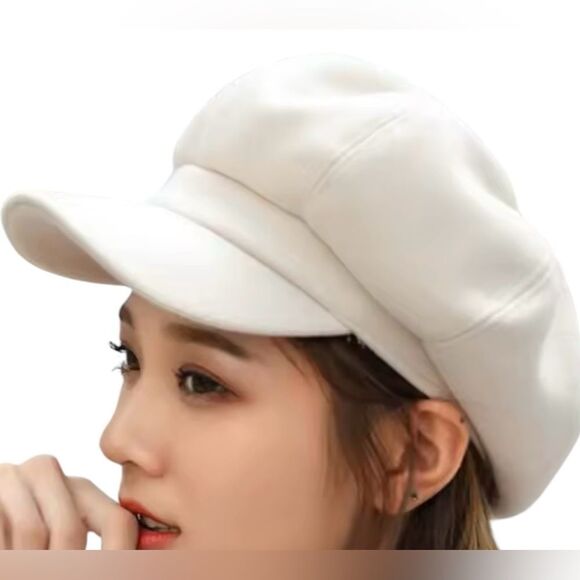 WINTER WHITE NEWSBOY CAP - Picture 1 of 1